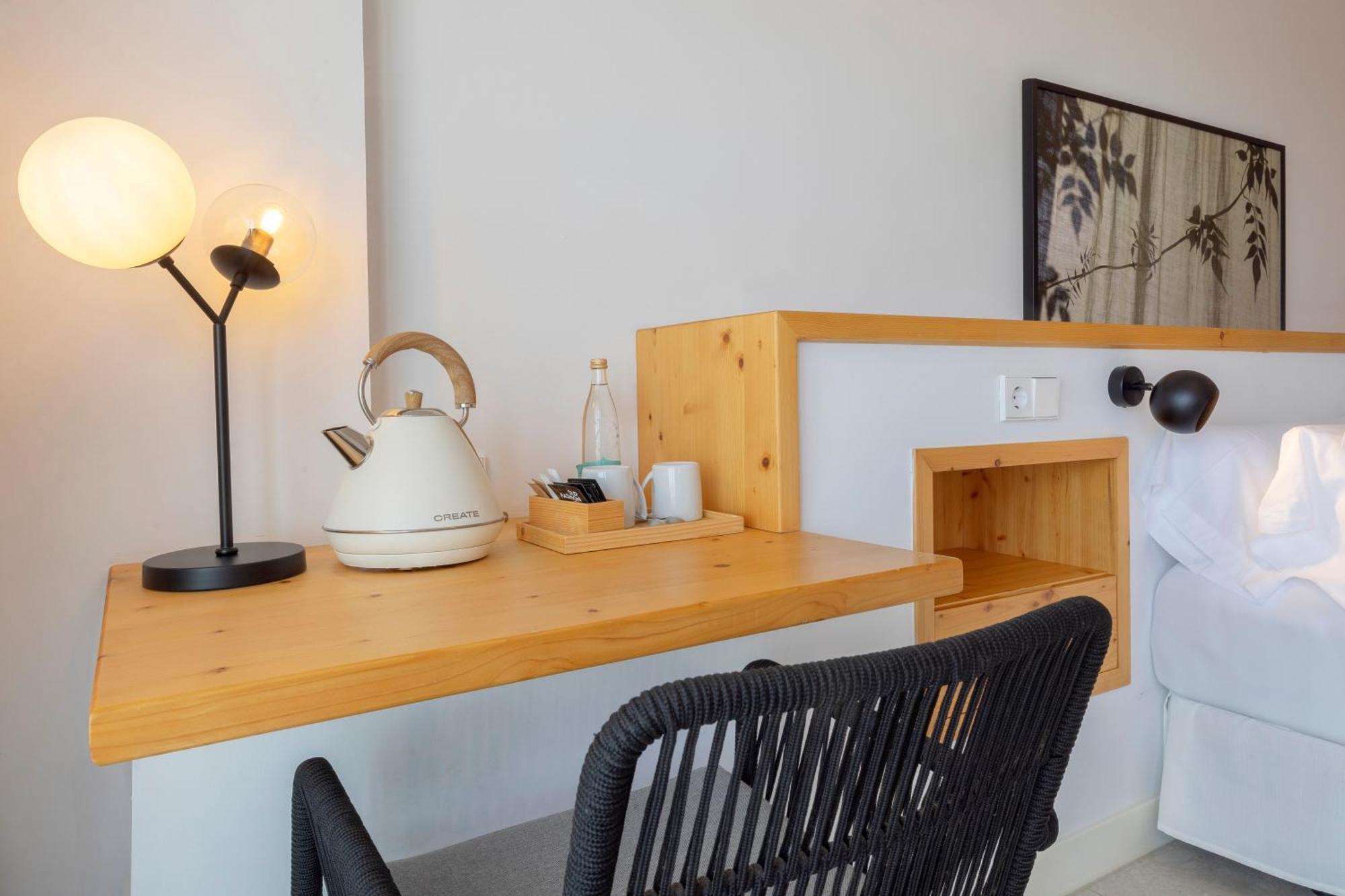 Hotel Hm Ayron Park - Adults Only Playa de Palma  Esterno foto A kettle on a desk