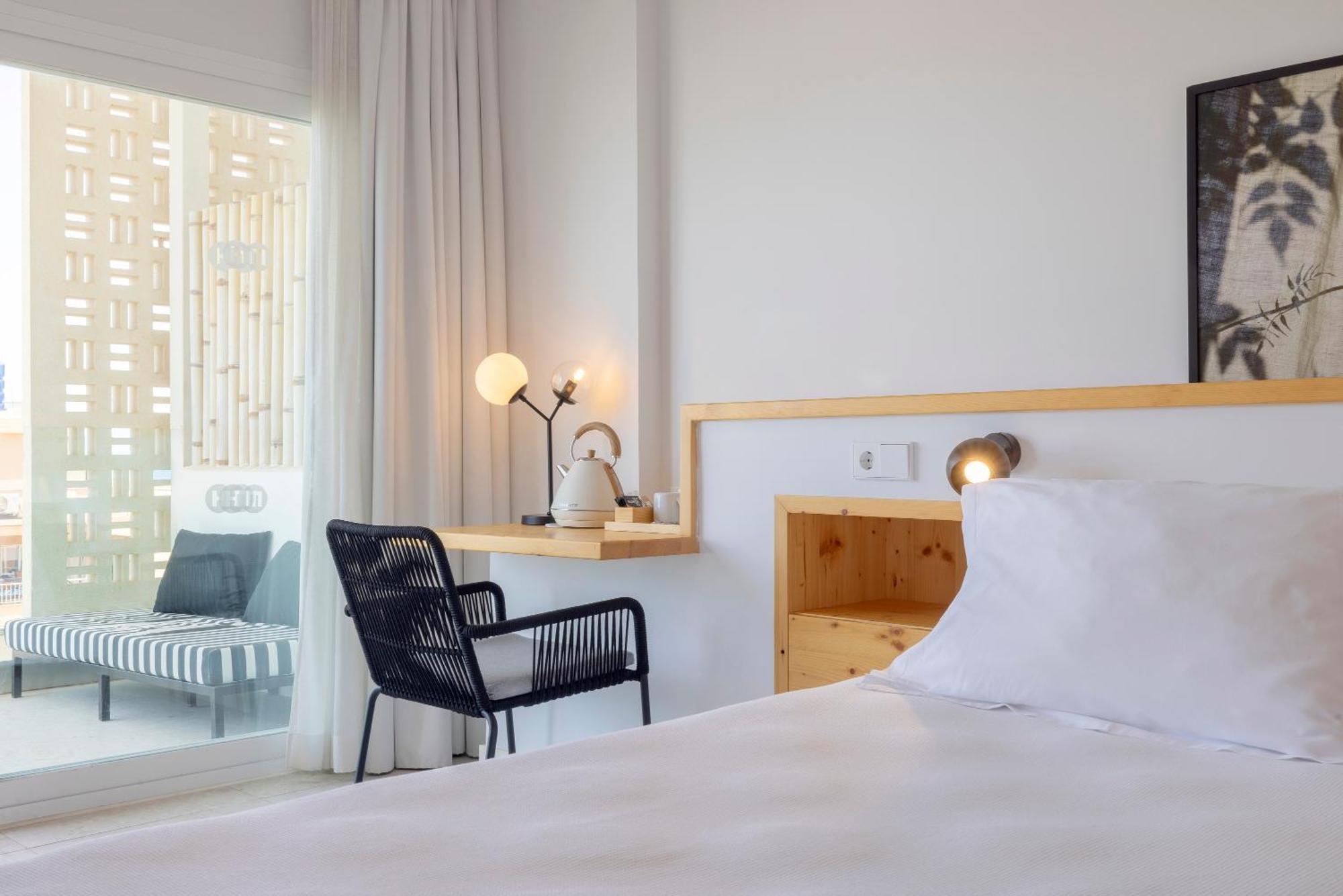 Hotel Hm Ayron Park - Adults Only Playa de Palma  Esterno foto A room at the hotel