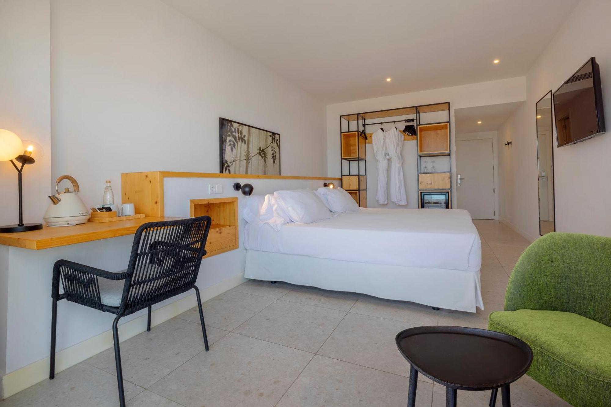 Hotel Hm Ayron Park - Adults Only Playa de Palma  Esterno foto A room at the hotel