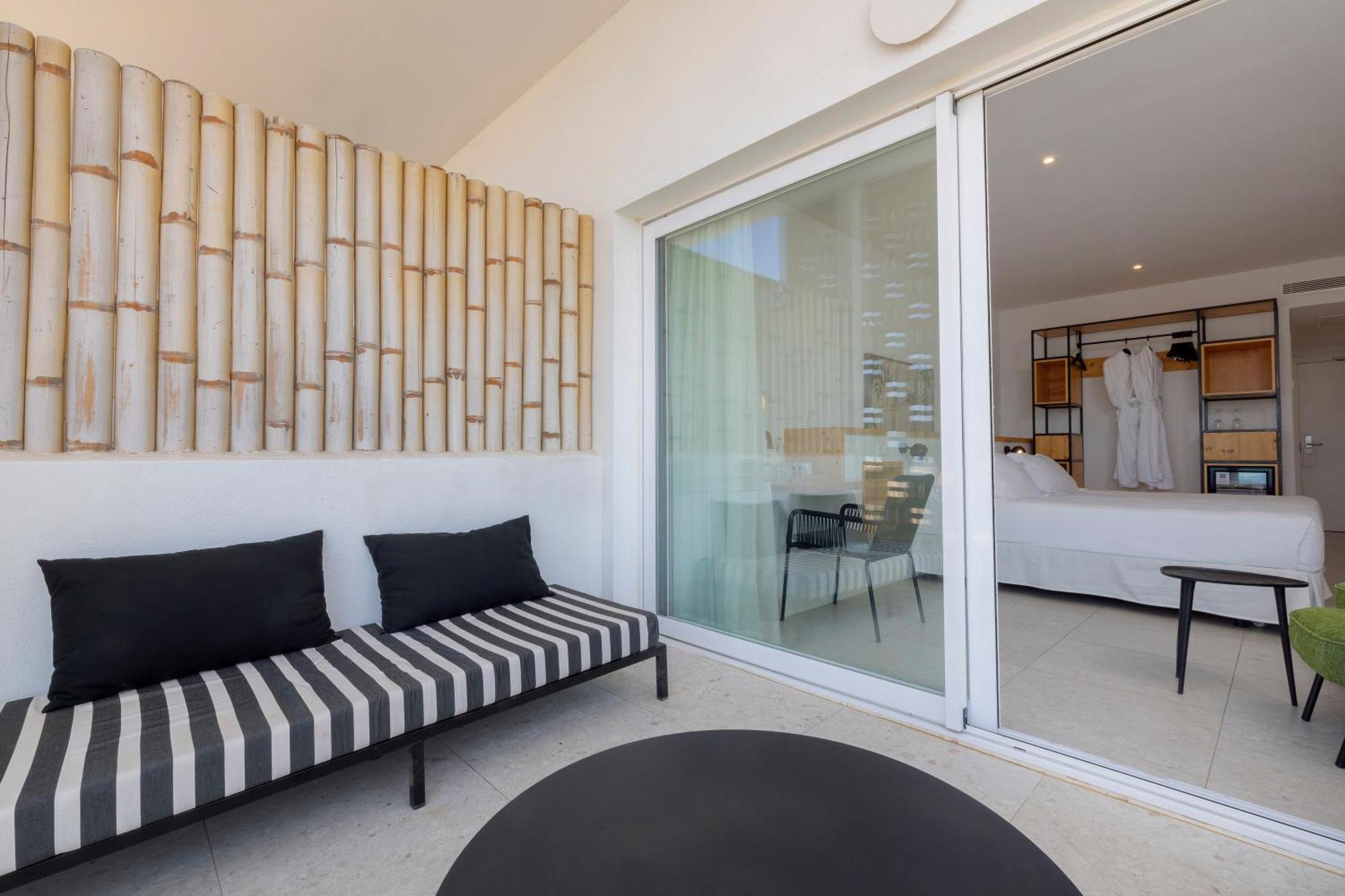 Hotel Hm Ayron Park - Adults Only Playa de Palma  Esterno foto A sliding door
