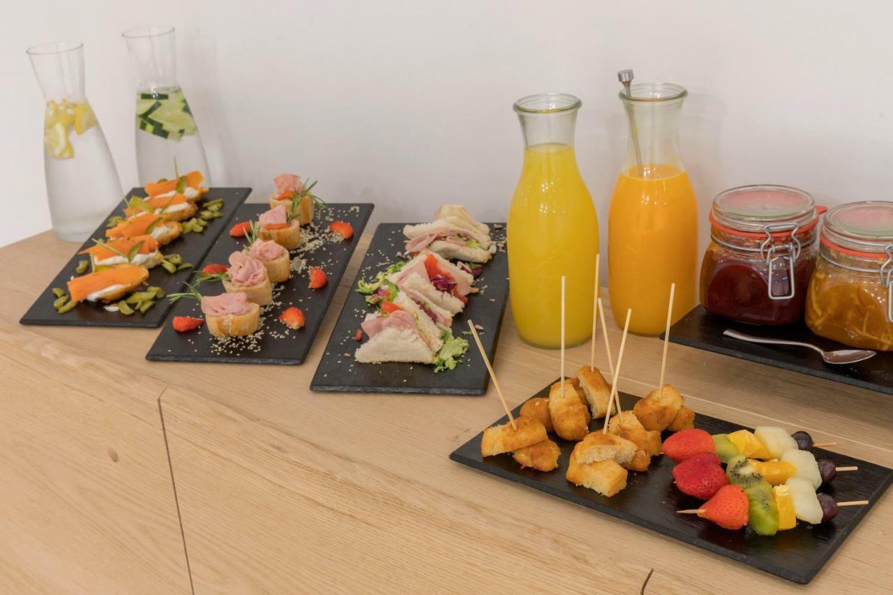 Hotel Hm Ayron Park - Adults Only Playa de Palma  Esterno foto A selection of tapas