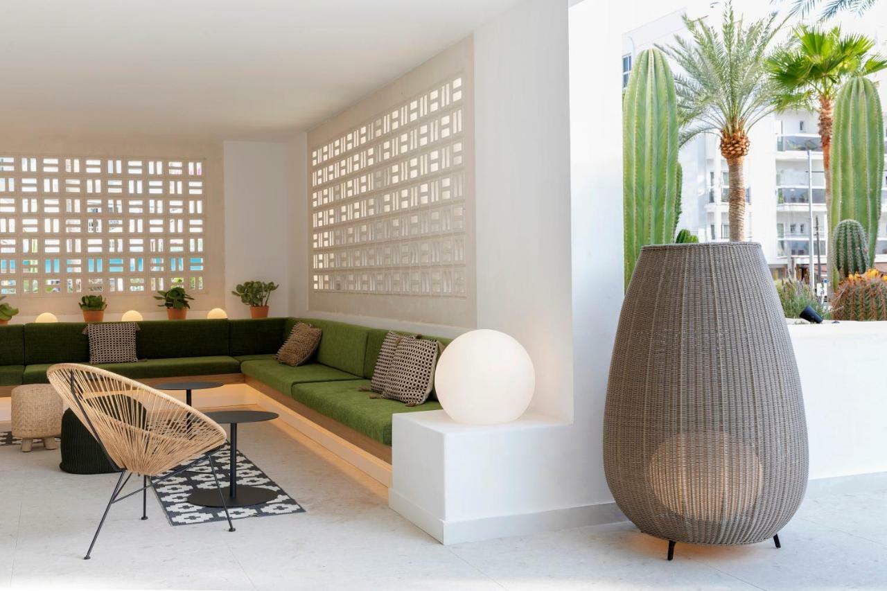 Hotel Hm Ayron Park - Adults Only Playa de Palma  Esterno foto Vondom Vase
